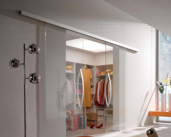 Поделить и скрыть. В чём преимущество межкомнатных дверей?