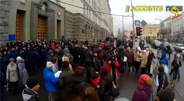 Видео. Как в Харькове ГорСовет штурмовали